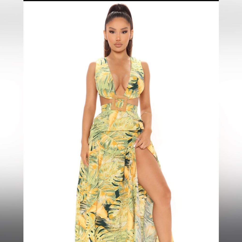 Brand new with tags fashion nova tropical vacation dress sold out